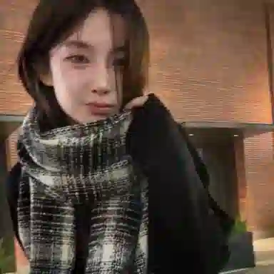 雅鹿 秋冬季超显白彩虹豆保暖加厚显白流苏披肩户外防寒护颈韩系氛围感学院风学生毛绒围脖 聚酯纤维 绒线围巾 男女同款情侣款 礼盒装