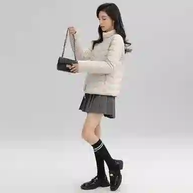 鸭鸭 纯色通勤连帽轻薄款短款外穿时尚百搭羽绒服 女款