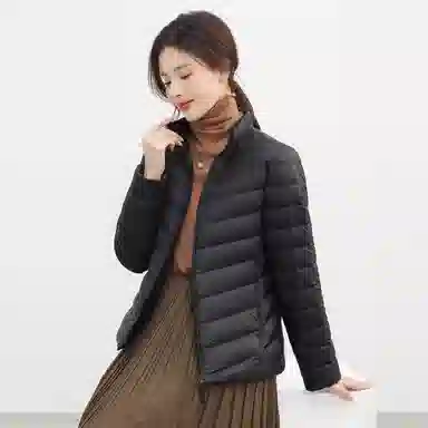 鸭鸭 纯色通勤连帽轻薄款短款外穿时尚百搭羽绒服 女款