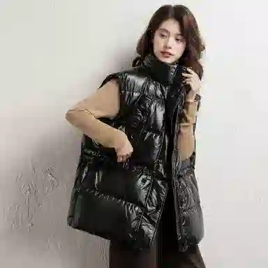 鸭鸭 纯色立领拉链保暖宽松亮面三防时尚外穿百搭无袖羽绒马甲 女款