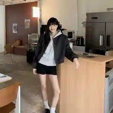 桴生 韩系复古学院风短款设计感小众宽松百搭休闲棒球服 女款