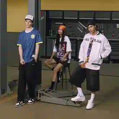 Mitchell Ness x NBA 90 T