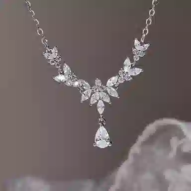 925
