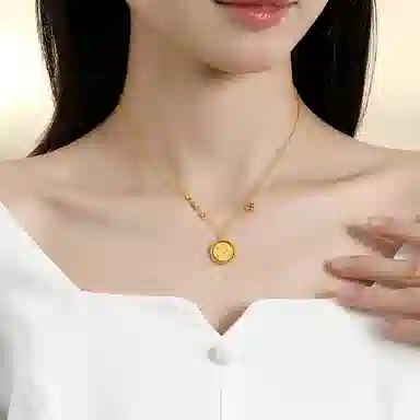 925