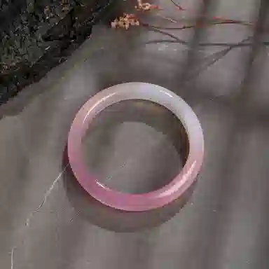 老凤祥 半白半粉贵妃镯 国潮东方雅致美学 桃夭胭脂粉渐变素圈叠戴  汉服旗袍搭配 贵气感#好运天然 玉髓 手镯 女款