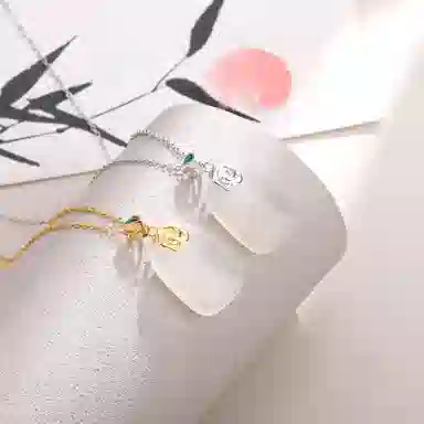 老凤祥 玫瑰无事牌 新中式大气中式旗袍古典设计 无事烦忧浪漫甜蜜 小众试试高级感锁骨链好运 玉髓 项链 女款