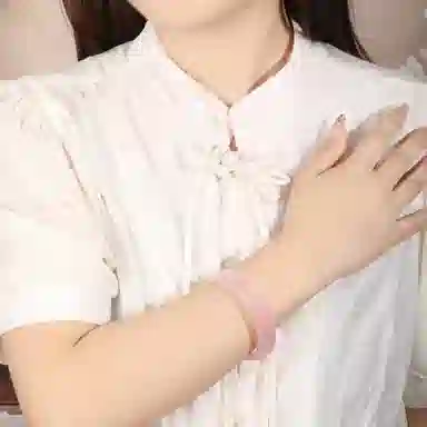 老凤祥 半白半粉贵妃镯 国潮东方雅致美学 桃夭胭脂粉渐变素圈叠戴  汉服旗袍搭配 贵气感#好运天然 玉髓 手镯 女款