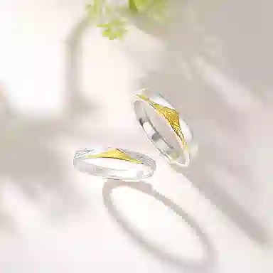 925