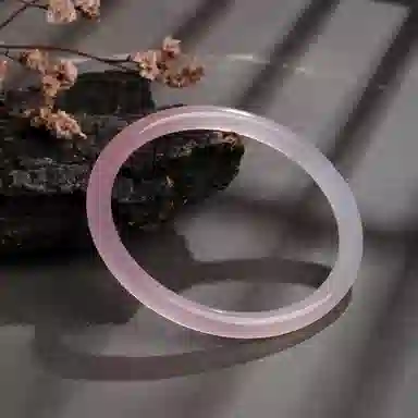 老凤祥 半白半粉贵妃镯 国潮东方雅致美学 桃夭胭脂粉渐变素圈叠戴  汉服旗袍搭配 贵气感#好运天然 玉髓 手镯 女款