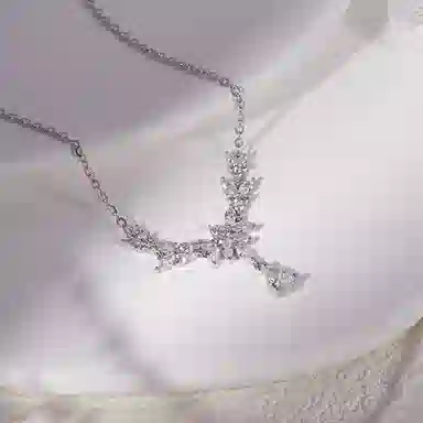 925