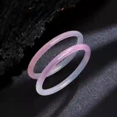 老凤祥 半白半粉贵妃镯 国潮东方雅致美学 桃夭胭脂粉渐变素圈叠戴  汉服旗袍搭配 贵气感#好运天然 玉髓 手镯 女款