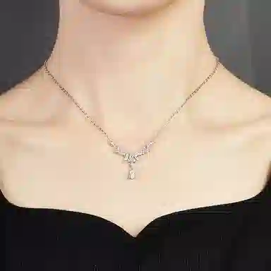 925