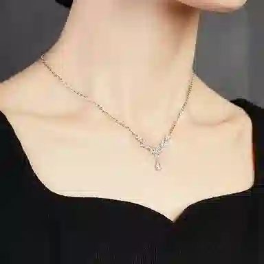 925