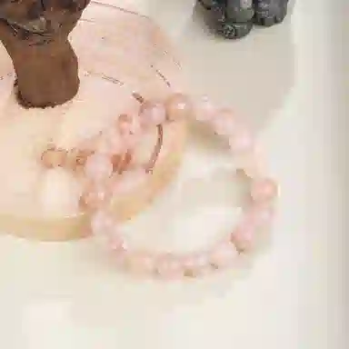 老凤祥 桃花酿 朦胧粉雾渐变光泽 新中式古风雅致 东方美学轻奢设计 汉服搭配温柔氛围通勤百搭#好运 金丝玉 手镯 女款