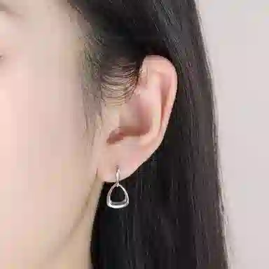 S925