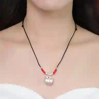 925