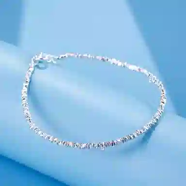 925