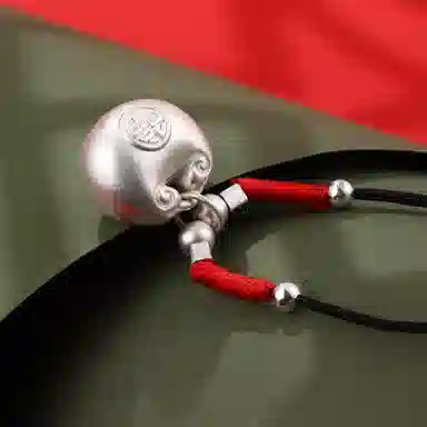 925