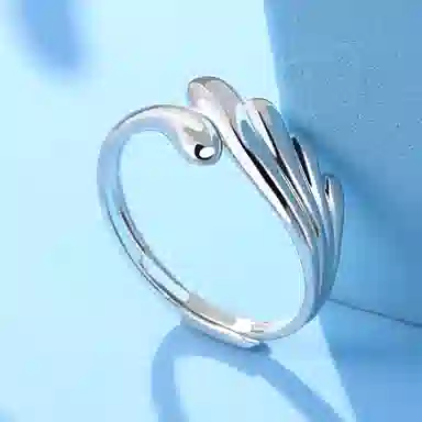 925