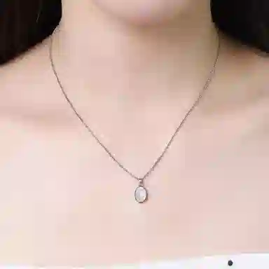 925