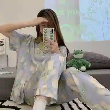 夏芬妍 裸感丝滑舒适柔软郁金香翻领冰丝短袖三件套简约可外穿家居服睡衣套装 女款 绿色