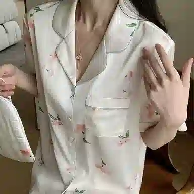 夏芬妍 裸感丝滑舒适柔软芍药花翻领冰丝短袖短裤简约可外穿家居服睡衣套装 女款 杏色