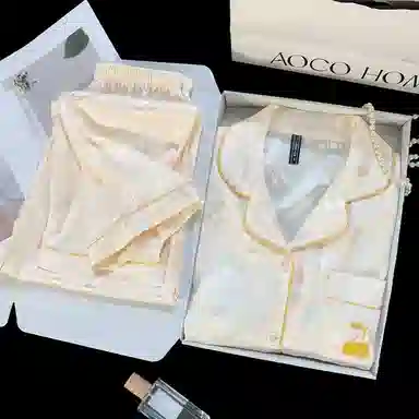 夏芬妍 简约休闲高级感樱桃冰丝翻领带胸垫家居服舒适亲肤宽松长袖长裤可外穿睡衣套装 女款 杏色