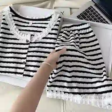 夏芬妍 时尚百搭经典条纹圆领开衫家居服舒适亲肤休闲短袖短裤可外穿睡衣套装 女款 黑色