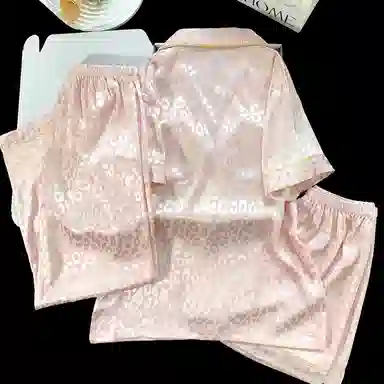 夏芬妍 简约休闲高级感豹纹冰丝翻领带胸垫家居服舒适亲肤宽松短袖三件套可外穿睡衣套装 女款 粉色