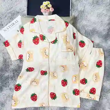 夏芬妍 卡通满印草莓小熊翻领云朵棉短袖短裤家居服可爱舒适休闲简约可外穿睡衣套装 女款 杏色