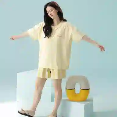 夏芬妍 时尚舒适柔软纯色条纹裤家居服凉感透气亲肤宽松短袖短裤可外穿睡衣套装 女款 黄色