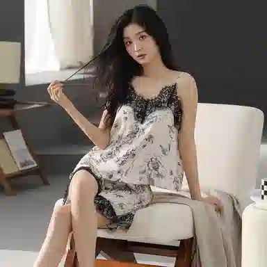 夏芬妍 柔软舒适花卉满印蕾丝冰丝自带胸垫吊带短裤时尚可外穿家居服睡衣套装 女款 杏色
