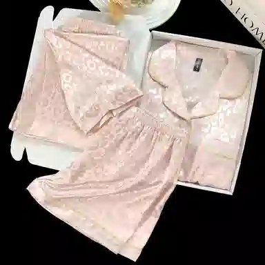 夏芬妍 简约休闲高级感豹纹冰丝翻领带胸垫家居服舒适亲肤宽松短袖三件套可外穿睡衣套装 女款 粉色