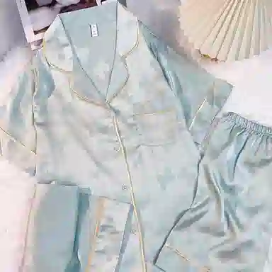 夏芬妍 甜美休闲高级感蝴蝶满印冰丝翻领家居服舒适亲肤宽松短袖三件套可外穿睡衣套装 女款