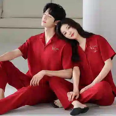 夏芬妍 喜气中国红简约柔软舒适翻领开衫本命年家居服亲肤休闲短袖长裤时尚可外穿睡衣套装 男女同款