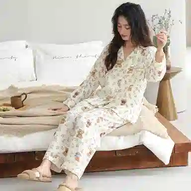 夏芬妍 休闲舒适小熊碎花满印婴儿棉翻领开衫家居服柔软亲肤可外穿长袖长裤睡衣套装 女款 杏色
