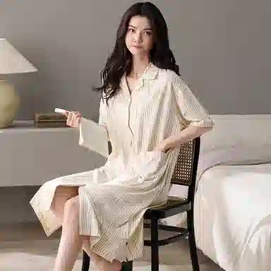 夏芬妍 简约亲肤条纹竹叶开衫舒适休闲翻领时尚可外穿短袖睡裙 女款 杏色