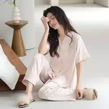 夏芬妍 简约舒适高级感气质提花冰丝翻领家居服亲肤宽松休闲短袖短裤长裤三件套可外穿睡衣套装 女款 粉色