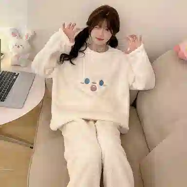 夏芬妍 简约可爱笑脸半边绒圆领家居服亲肤休闲舒适长袖长裤可外穿睡衣套装 女款 礼盒装 白色