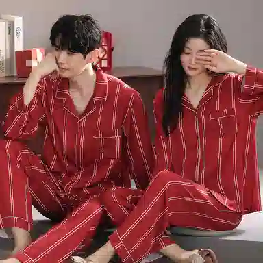 夏芬妍 大红喜庆系列  柔软舒适丝滑结婚本命年翻领条纹冰丝家居服休闲长袖短袖长裤可外穿睡衣套装 男女同款
