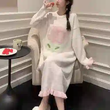 夏芬妍 简约甜美柔软亲肤郁金香花边半边绒家居服加绒加厚蓄温保暖长袖可外穿秋冬款睡裙 女款 白色