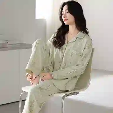 夏芬妍 休闲舒适简约高级感花卉千鸟格满印经典翻领开衫家居服宽松柔软亲肤长袖长裤可外穿睡衣套装 女款 浅绿色