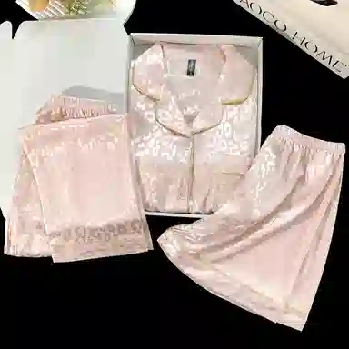 夏芬妍 简约休闲高级感豹纹冰丝翻领带胸垫家居服舒适亲肤宽松短袖三件套可外穿睡衣套装 女款 粉色