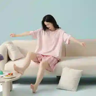 夏芬妍 时尚舒适柔软纯色上衣条纹裤莫代尔棉家居服凉感透气亲肤宽松短袖短裤可外穿睡衣套装 女款 粉色