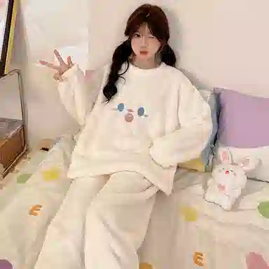 夏芬妍 简约可爱笑脸半边绒圆领家居服亲肤休闲舒适长袖长裤可外穿睡衣套装 女款 礼盒装 白色
