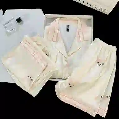 夏芬妍 简约休闲高级感法斗冰丝翻领带胸垫家居服舒适亲肤宽松长袖长裤可外穿睡衣套装 女款 杏色