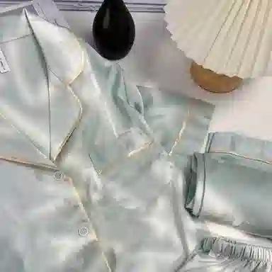 夏芬妍 甜美休闲高级感蝴蝶满印冰丝翻领家居服舒适亲肤宽松短袖三件套可外穿睡衣套装 女款