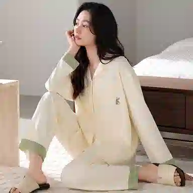 夏芬妍 休闲舒适高级感刺绣口袋经典翻领开衫家居服宽松柔软亲肤长袖长裤可外穿睡衣套装 女款 浅黄色