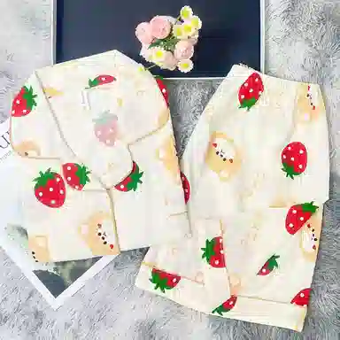 夏芬妍 卡通满印草莓小熊翻领云朵棉短袖短裤家居服可爱舒适休闲简约可外穿睡衣套装 女款 杏色