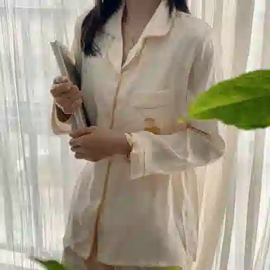 夏芬妍 简约休闲高级感樱桃冰丝翻领带胸垫家居服舒适亲肤宽松长袖长裤可外穿睡衣套装 女款 杏色